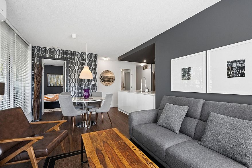 310 939 Expo Boulevard