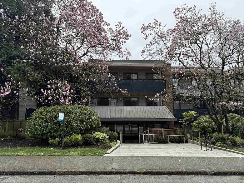 117 2416 W 3rd Avenue