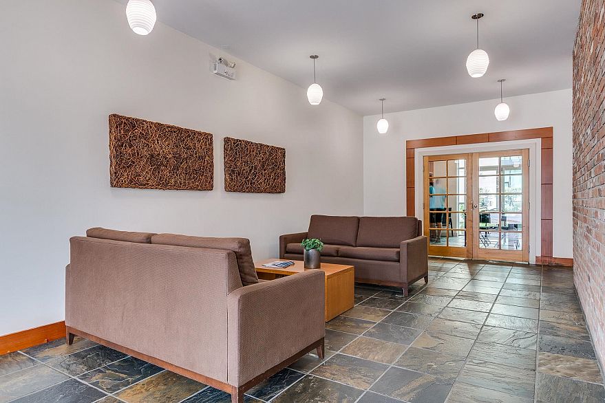 316 2515 Ontario Street