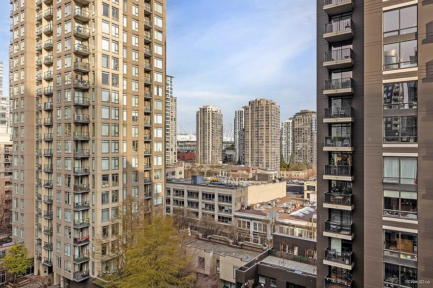 213 1088 Richards Street