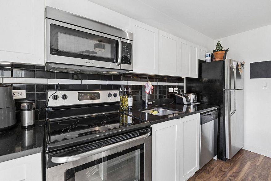 406 2511 Quebec Street