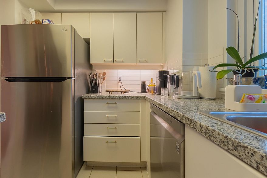 505 388 Drake Street