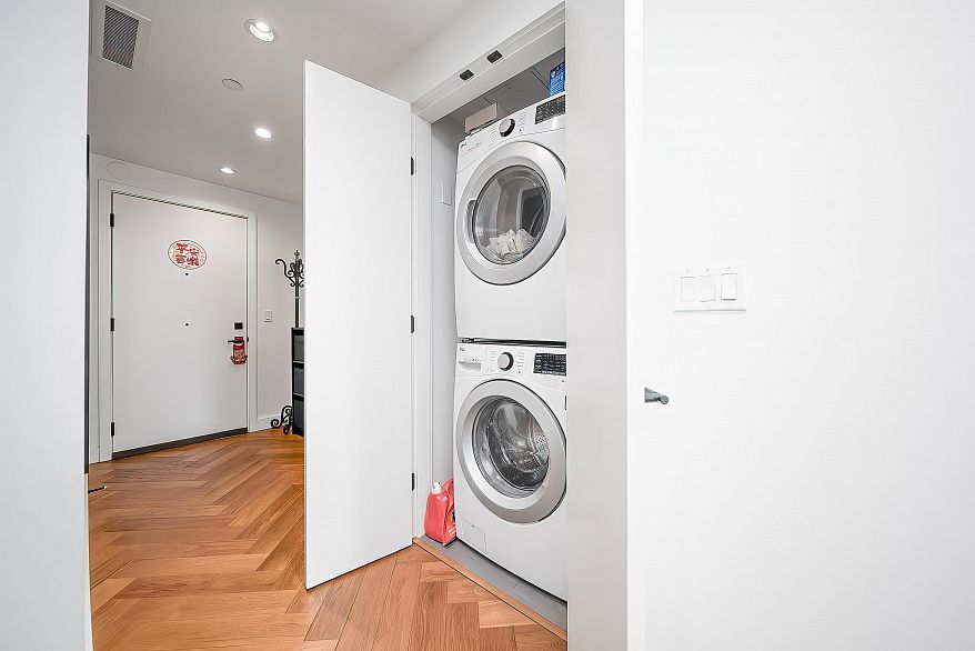 106 458 W 63rd Avenue