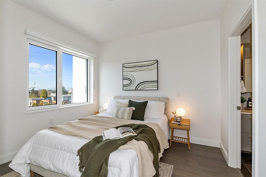 302 4908 Cambie Street