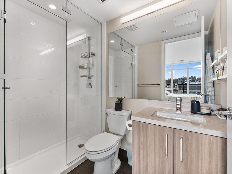 201 1788 Ontario Street