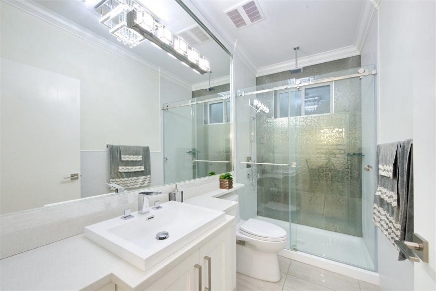 5886 Sherbrooke Street