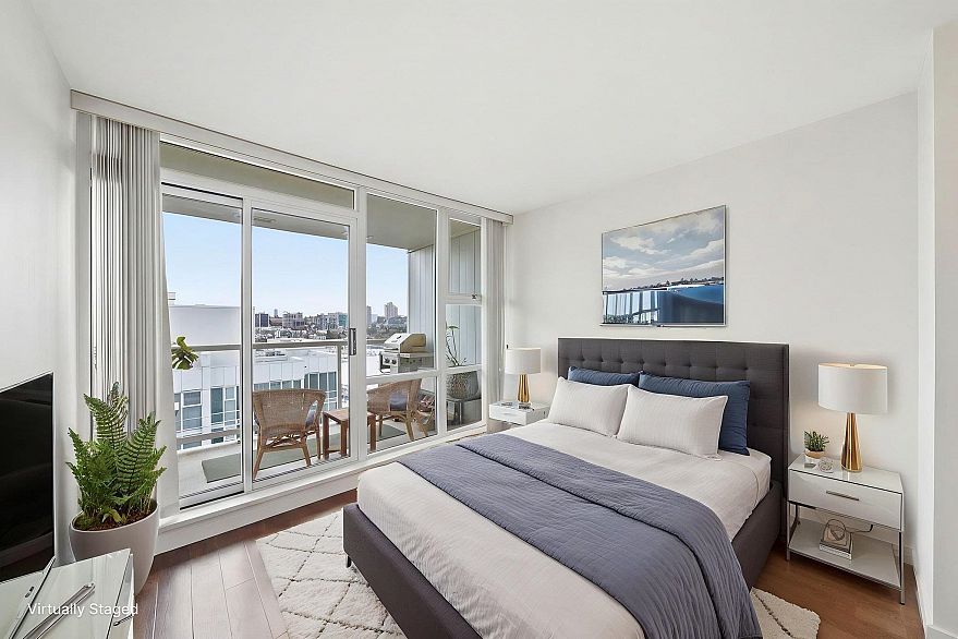 1808 193 Aquarius Mews