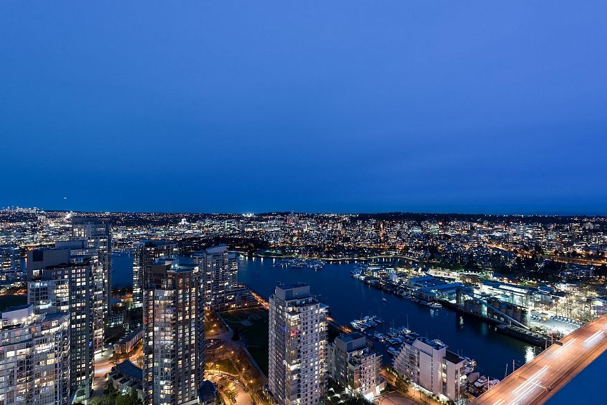 4806 1480 Howe Street