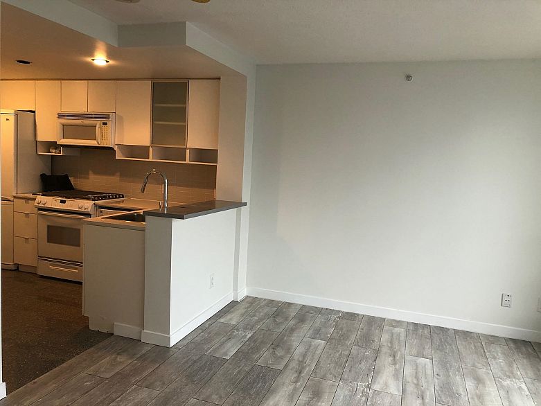 2201 939 Expo Boulevard