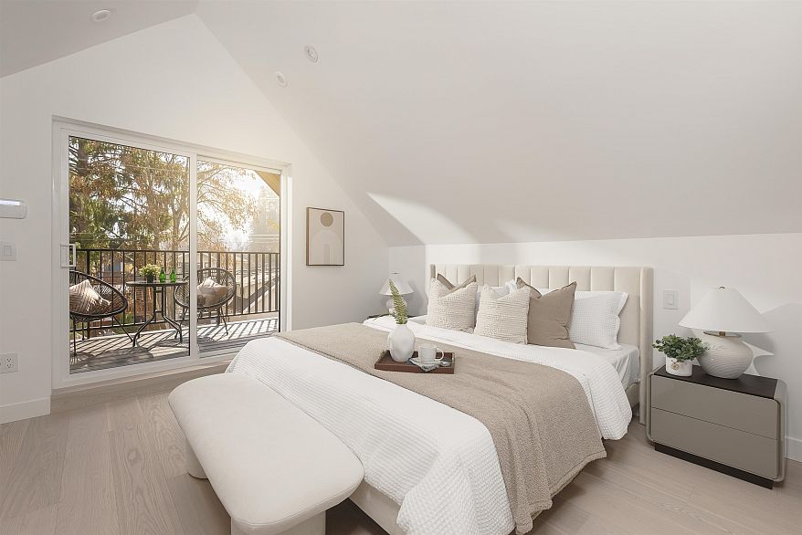 2 2755 W 11th Avenue