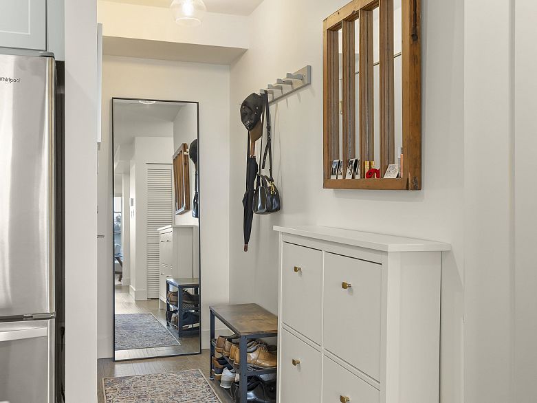 102 2287 W 3rd Avenue