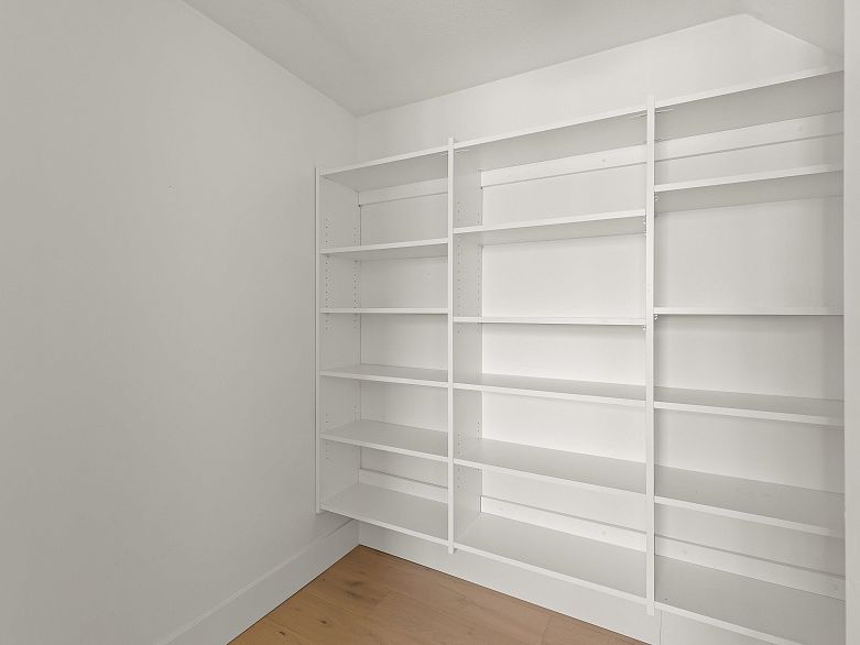 210 655 W 7th Avenue