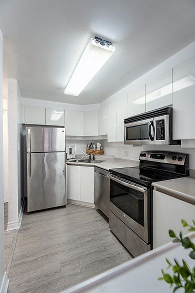 2102 930 Cambie Street