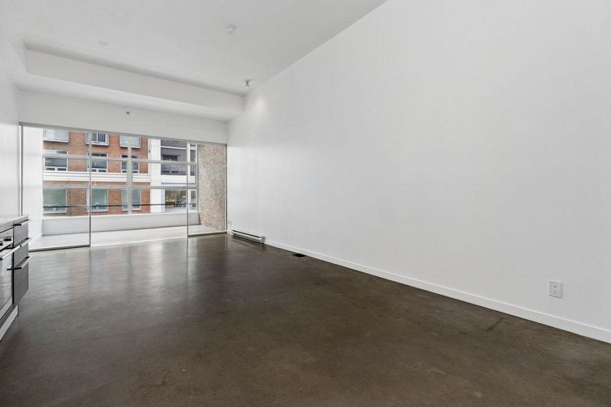 310 53 W Hastings Street