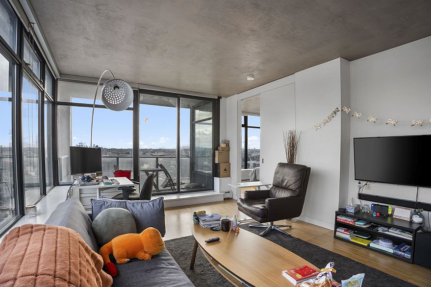 1401 108 W Cordova Street