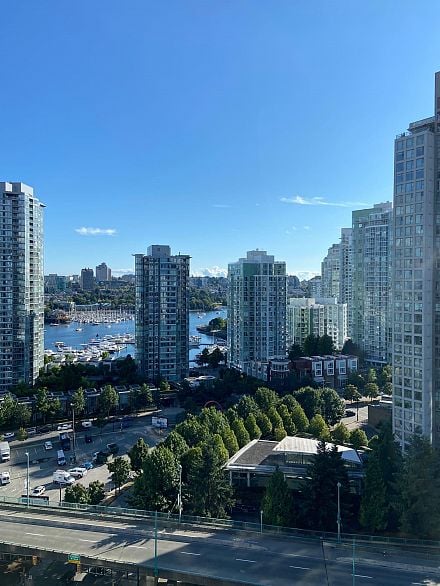 2201 939 Expo Boulevard