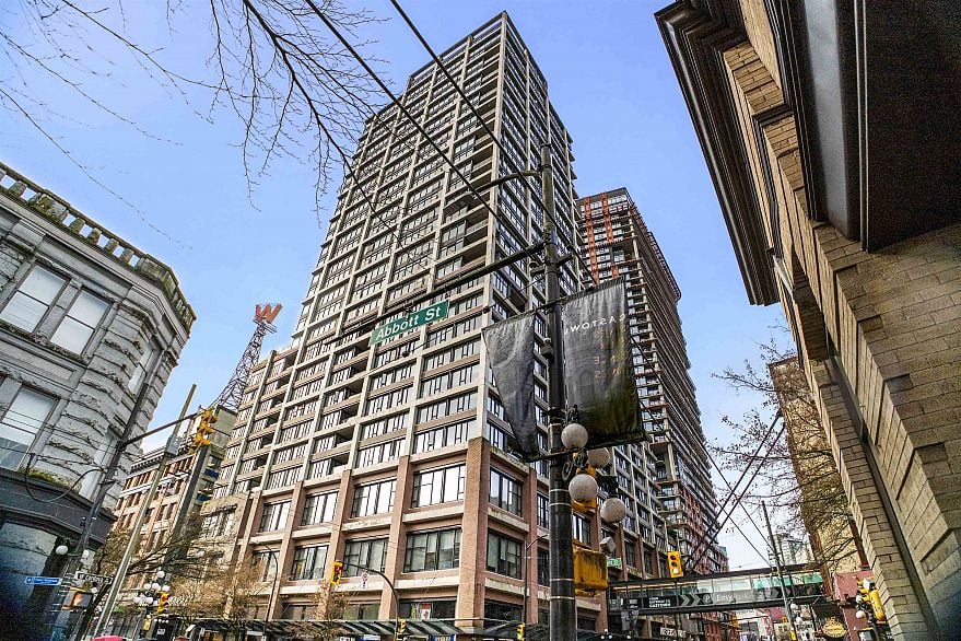 1401 108 W Cordova Street