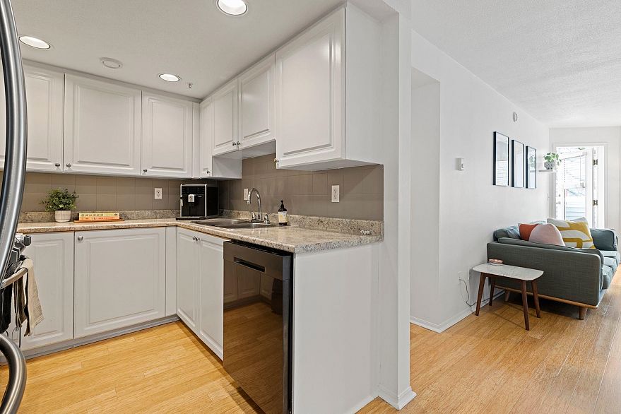 306 1723 Frances Street