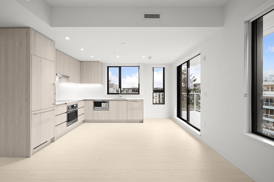 603 4928 Quebec Street