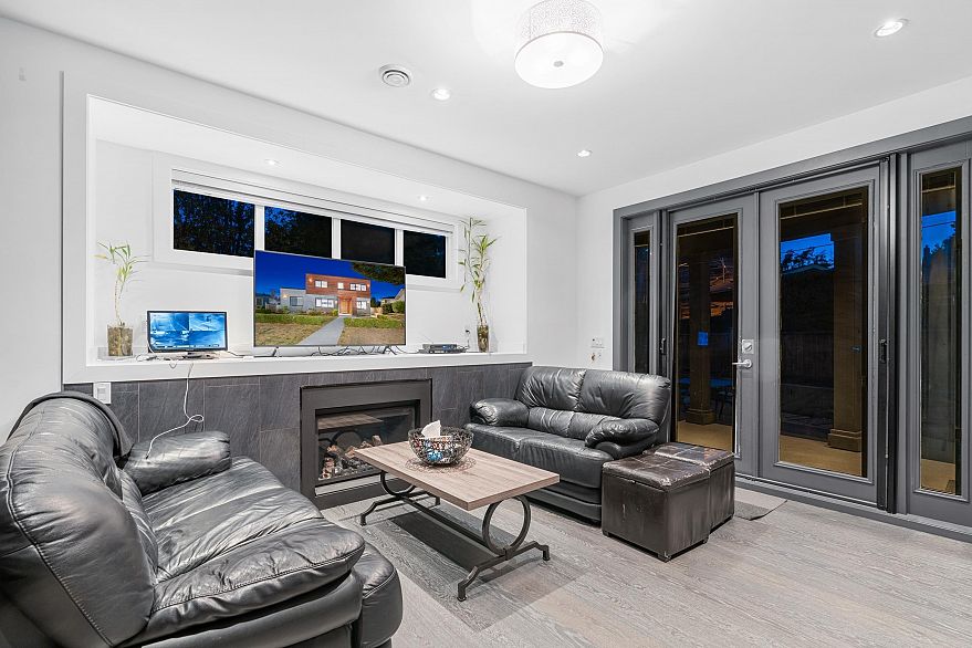 7493 Gatineau Place