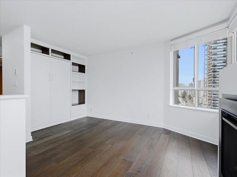 1107 1003 Pacific Street