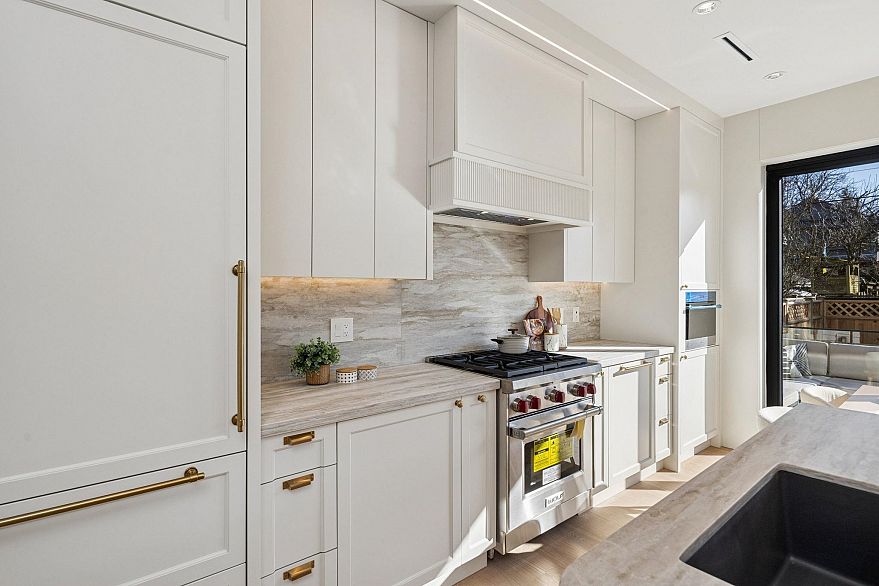 2 3036 W 13th Avenue