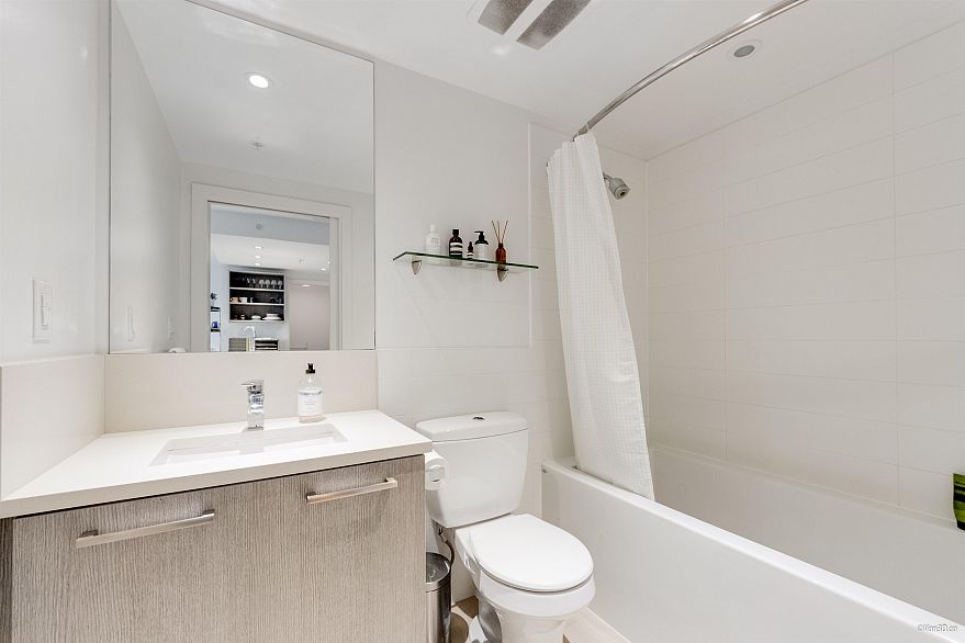 804 983 E Hastings Street