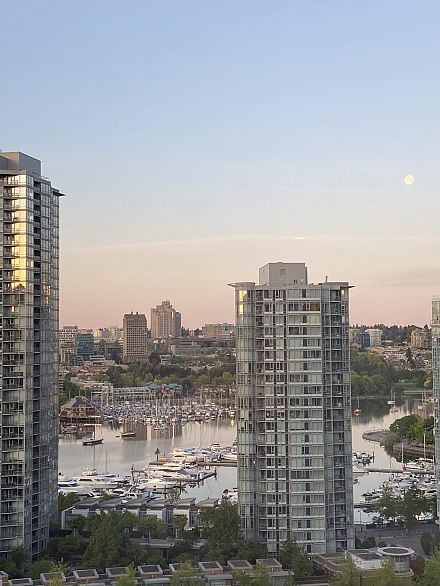 2201 939 Expo Boulevard