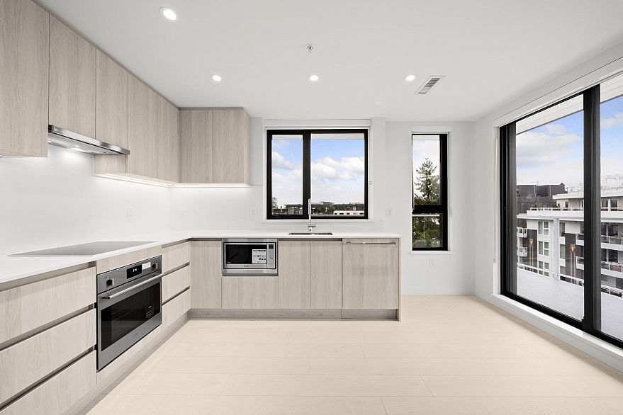 603 4928 Quebec Street