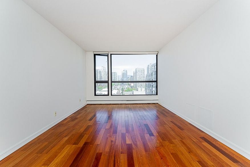 1304 283 Davie Street