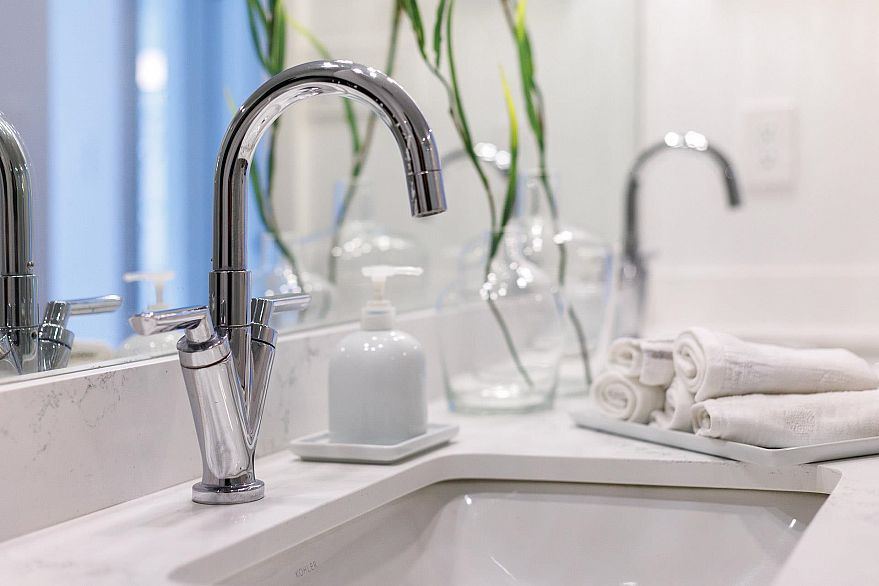 1604 1205 W Hastings Street