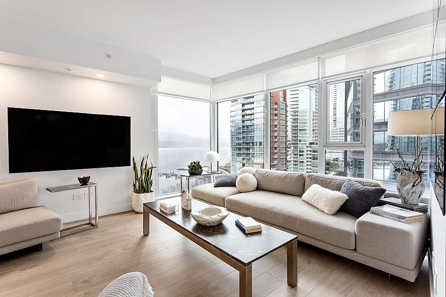 1604 1205 W Hastings Street