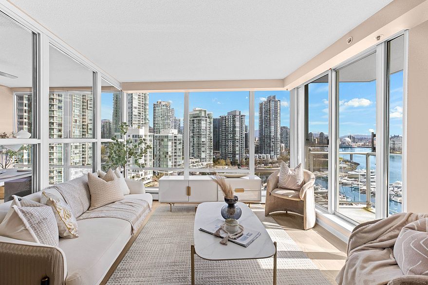 1601 1228 Marinaside Crescent