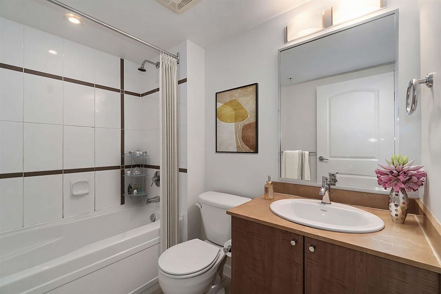 1311 610 Granville Street