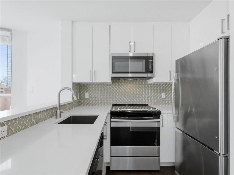 1107 1003 Pacific Street