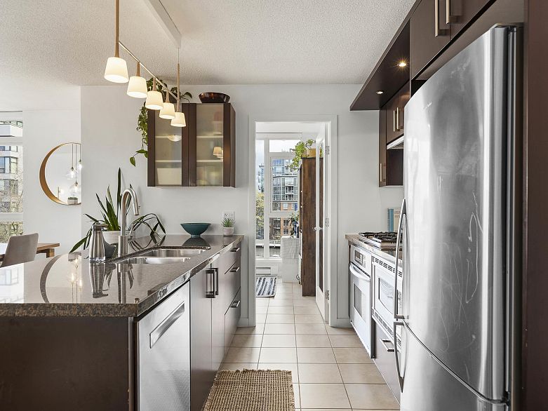 706 1650 W 7th Avenue