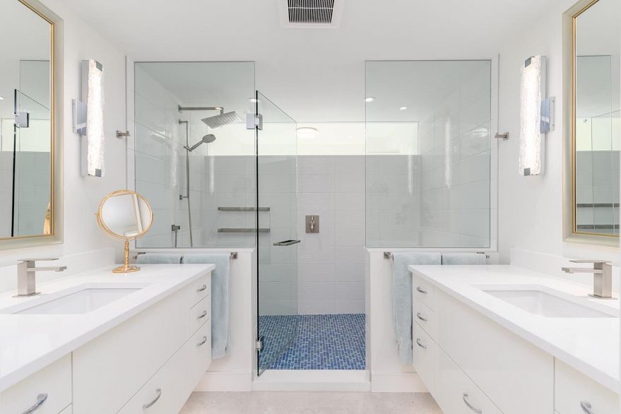 1402 837 W Hastings Street