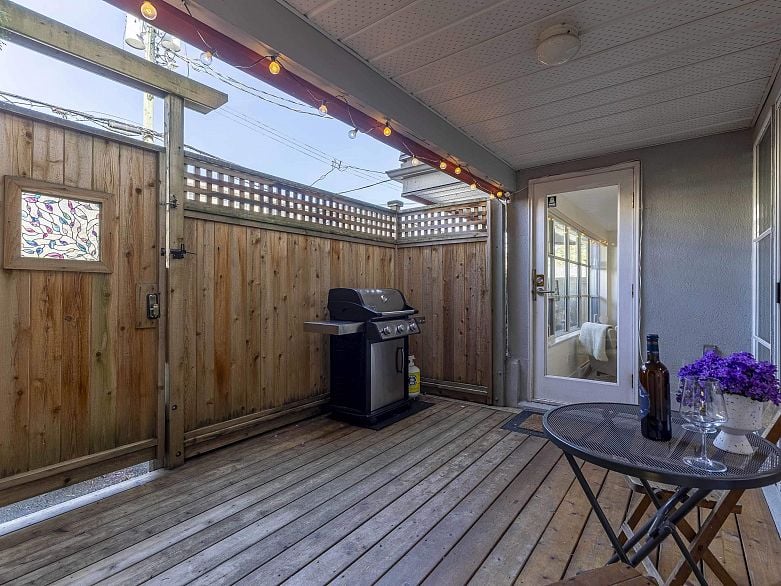 102 2287 W 3rd Avenue