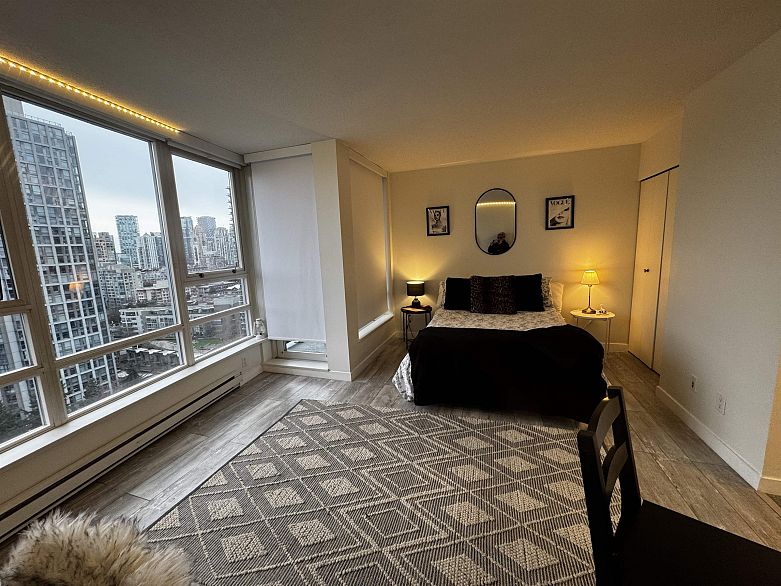 2201 939 Expo Boulevard