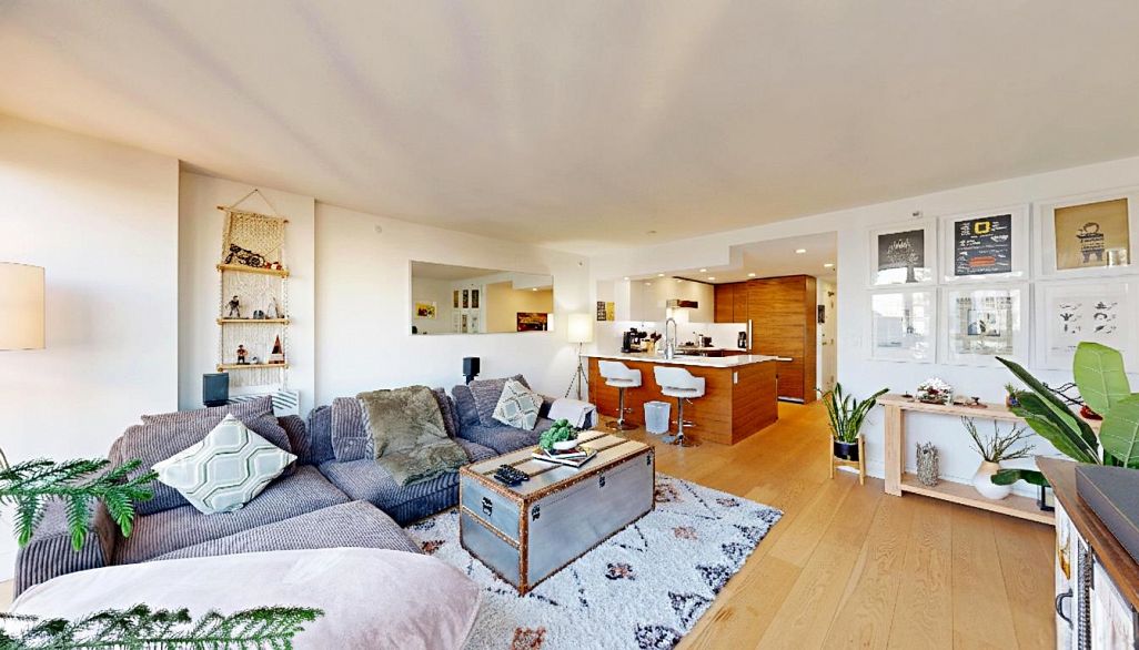 1901 930 Cambie Street