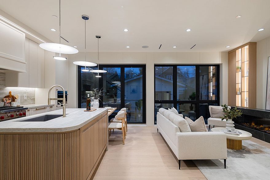 2 3036 W 13th Avenue