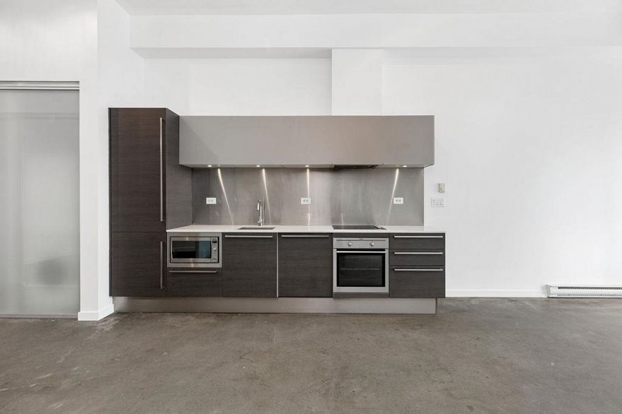 310 53 W Hastings Street