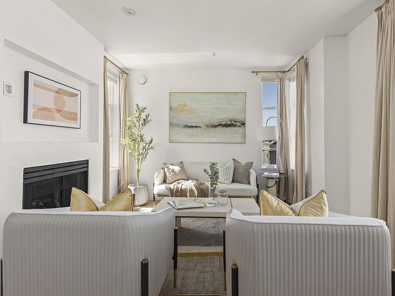 210 655 W 7th Avenue