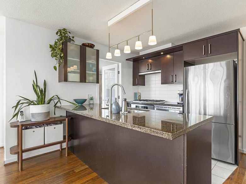 706 1650 W 7th Avenue