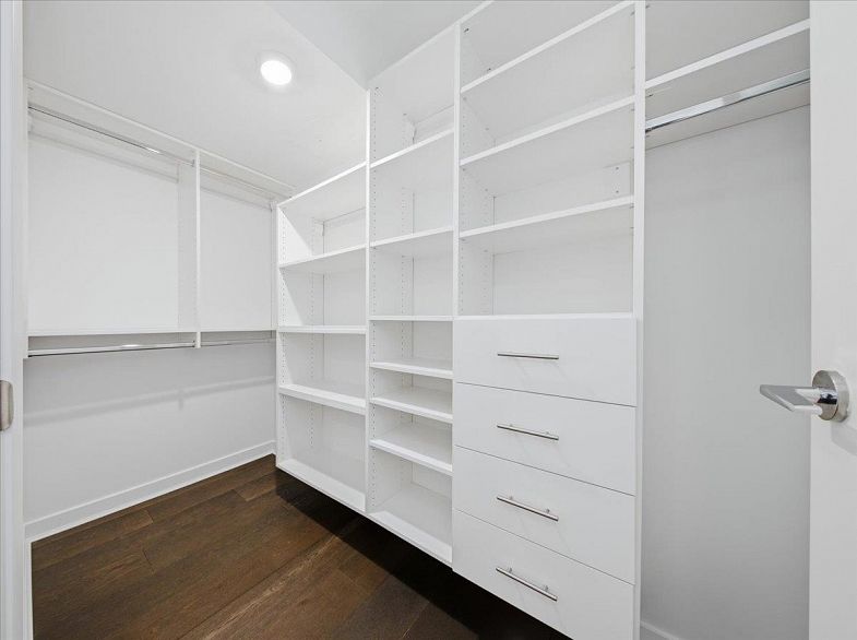 1107 1003 Pacific Street