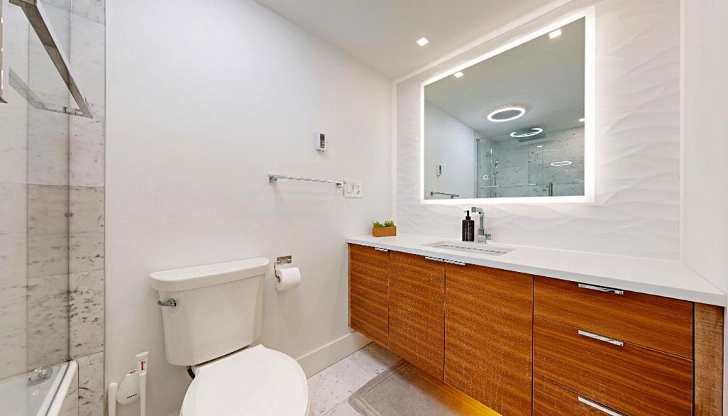 1901 930 Cambie Street