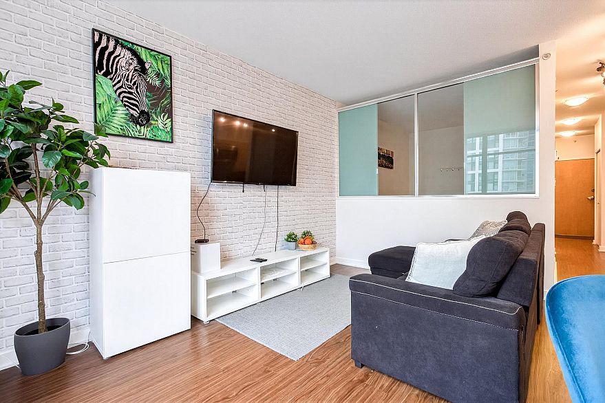 507 1249 Granville Street