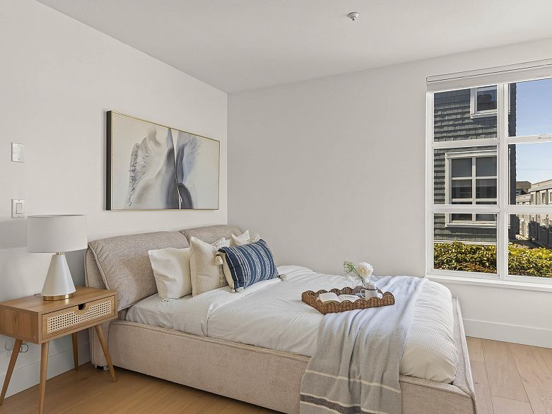 210 655 W 7th Avenue