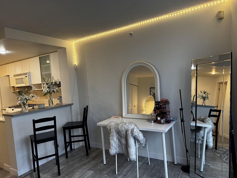 2201 939 Expo Boulevard