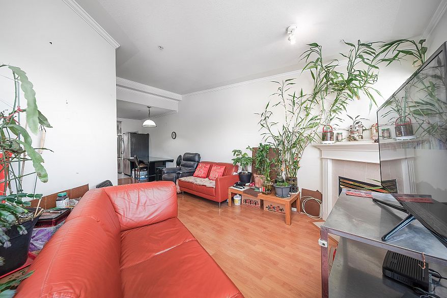 416 2238 Kingsway